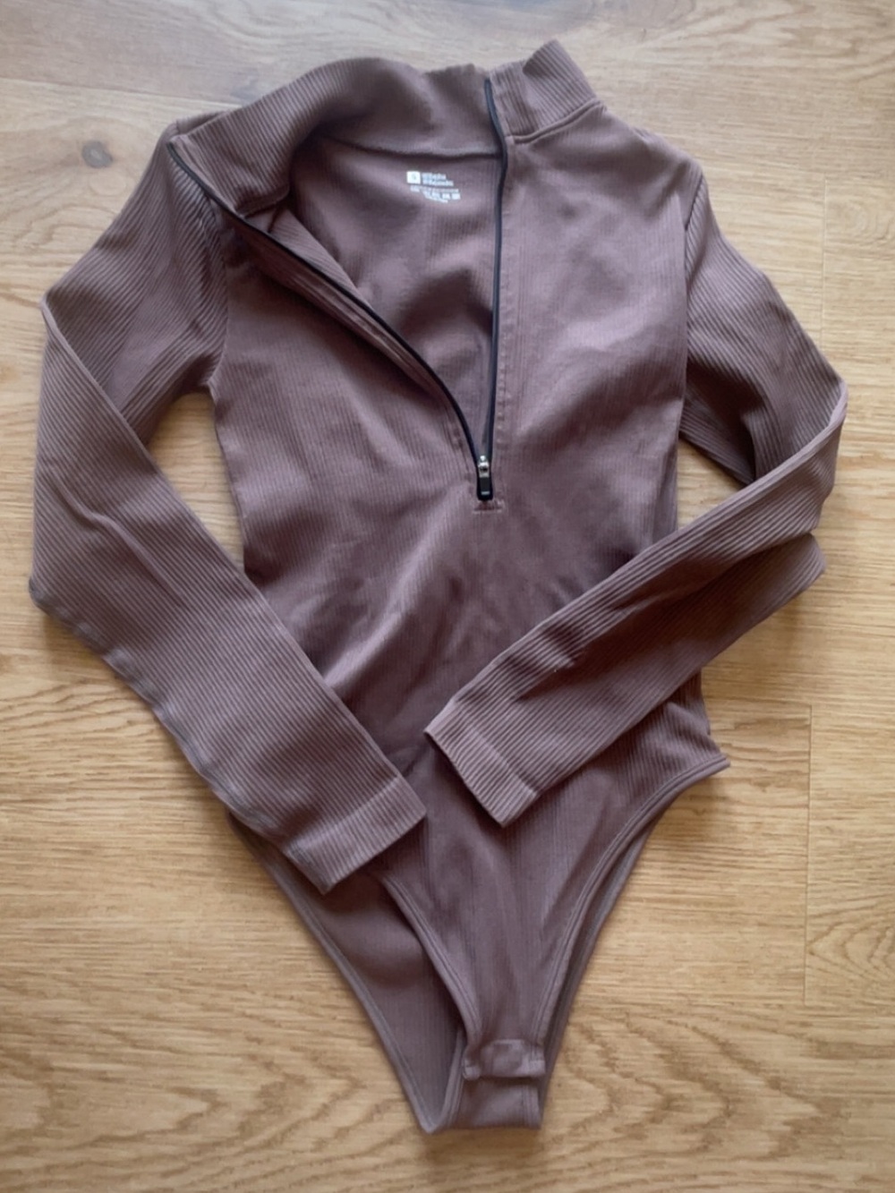 Ribbed Half-Zip Long Sleeve Bodysuit - Brown